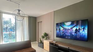 Smart TV - Modern & cozy apartment beachfront (Sunny Isles Beach)