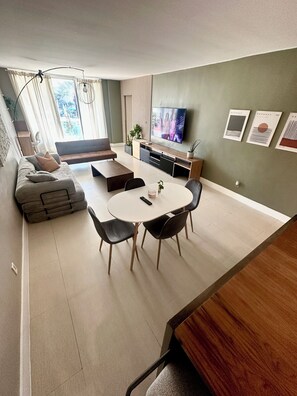 Smart TV - Modern & cozy apartment beachfront (Sunny Isles Beach)