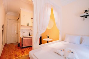 Standard Apartment, City View | Free WiFi, bed sheets - The An Homestay (Tay Ho)