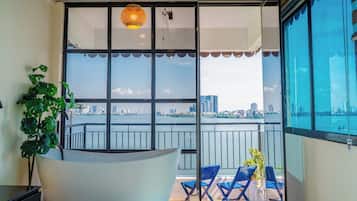 익스클루시브 더블룸, 발코니, 호수 전망 | 무료 WiFi, 침대 시트