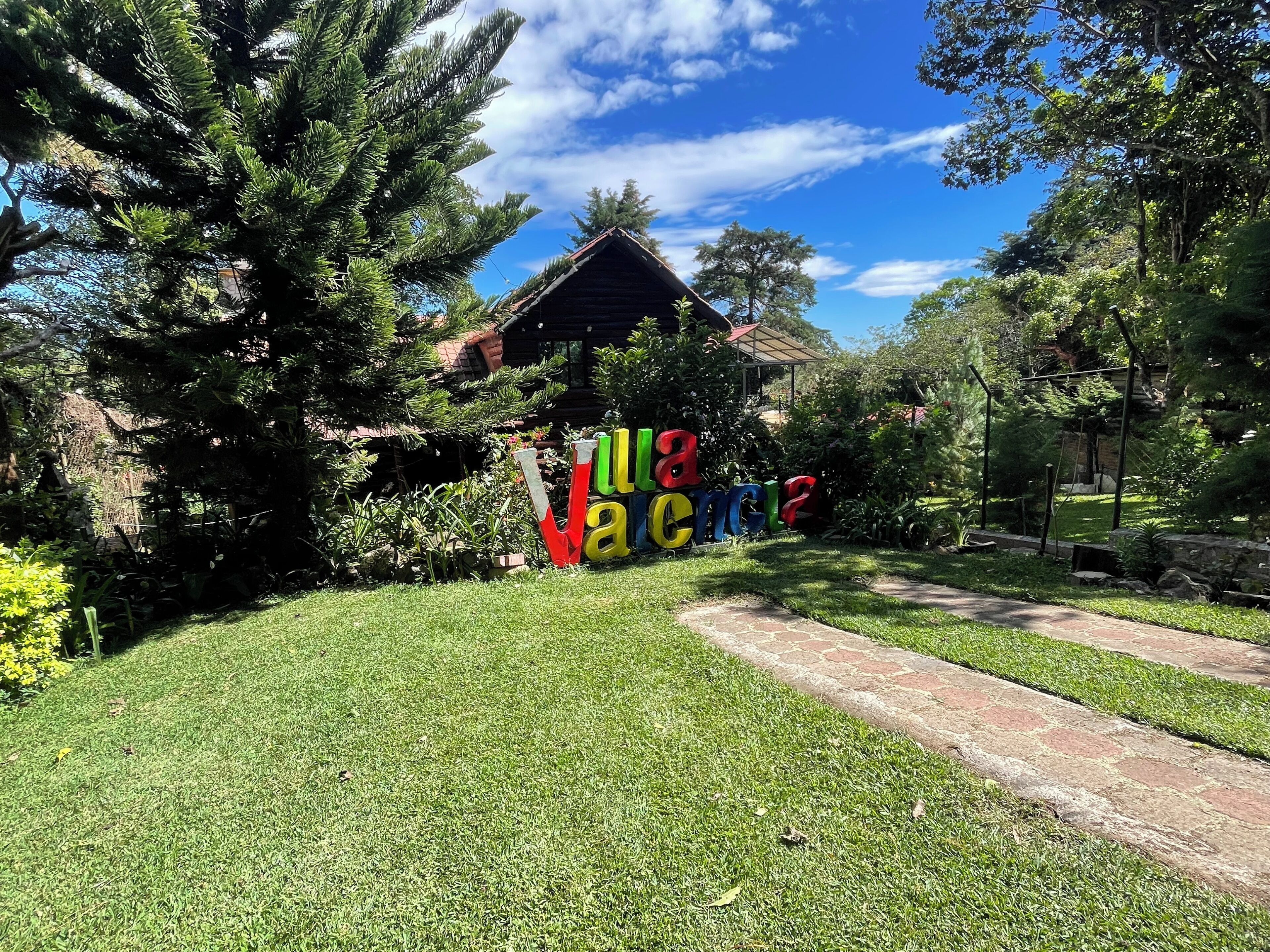 المنطقة المحيطة بالمنشأة