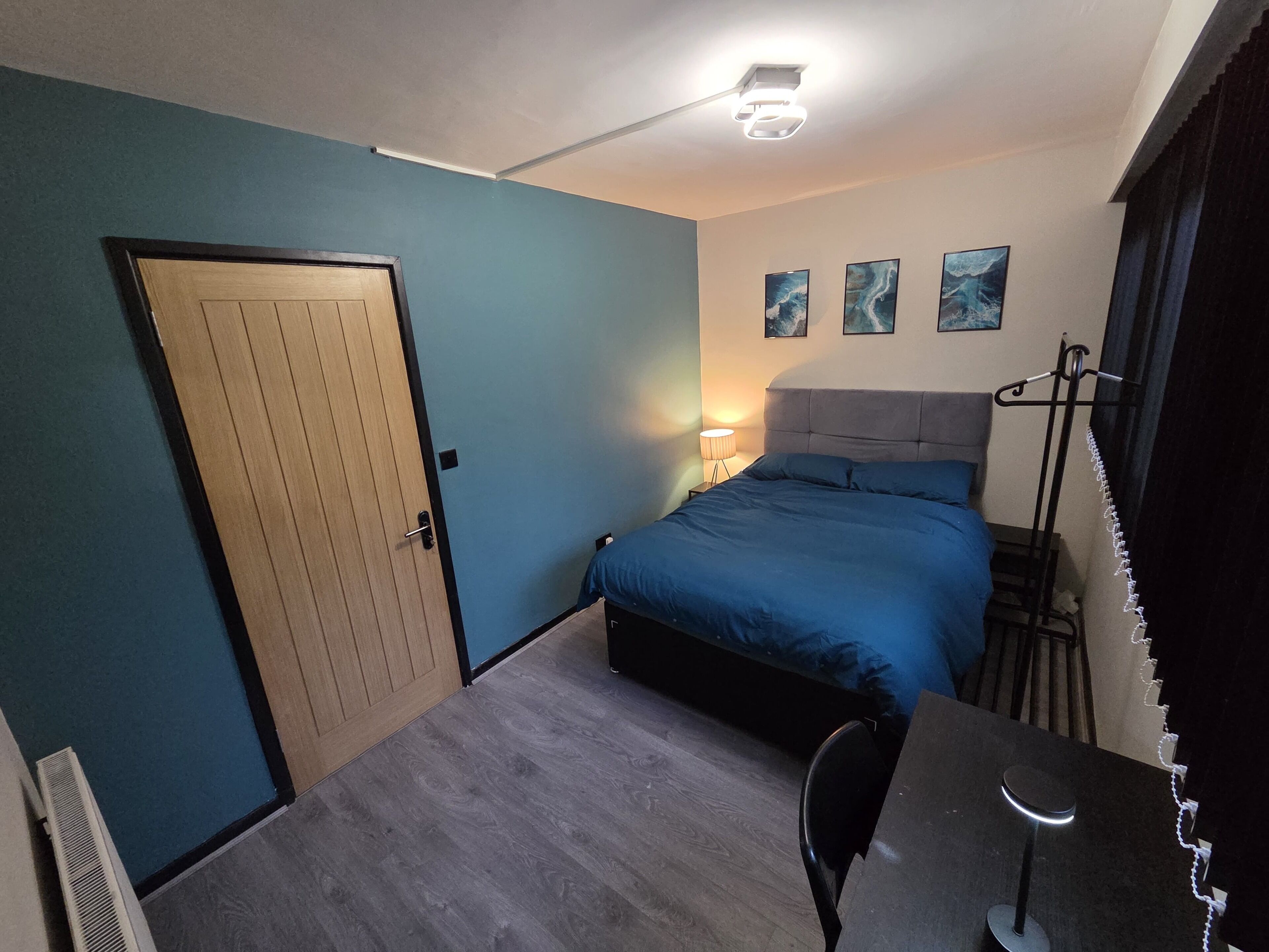 2 多间卧室、熨斗/熨衣板、WiFi、床单