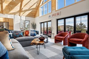 TV, fireplace - Deer Hill- Luxe Mountain Chalet Near Sunday River (Newry)