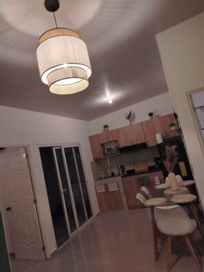 Dining - Delightful 2-bedroom house with AC in charming Metapan (Metapan)