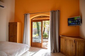 Free WiFi - Family Suite Duplex Terrace (CASENEUVE)