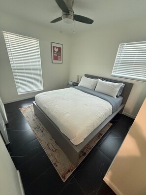 3 bedrooms, iron/ironing board, WiFi, bed sheets - A Comfortable Family Home Close to Busch Gardens! (Tampa)