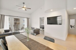Interior - 2-bedroom townhome in pleasant Indian Shores with pool (Indian Shores)