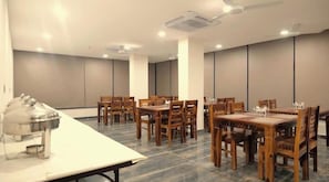 Restaurant - Hotel Sparrow (Dehradun)