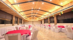 Living area - Hotel Sparrow (Dehradun)