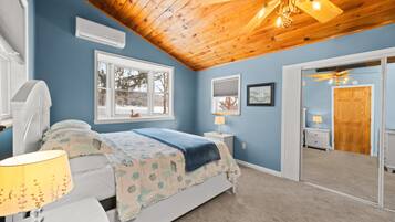 4 soverom, strykejern/-brett, wi-fi (inkludert) og sengetøy