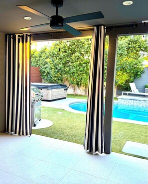 Terrace/patio - Luxury Private Scottsdale Home with Heated Pool, Hot Tub & Fire Pit - Sleeps 12 (Scottsdale)