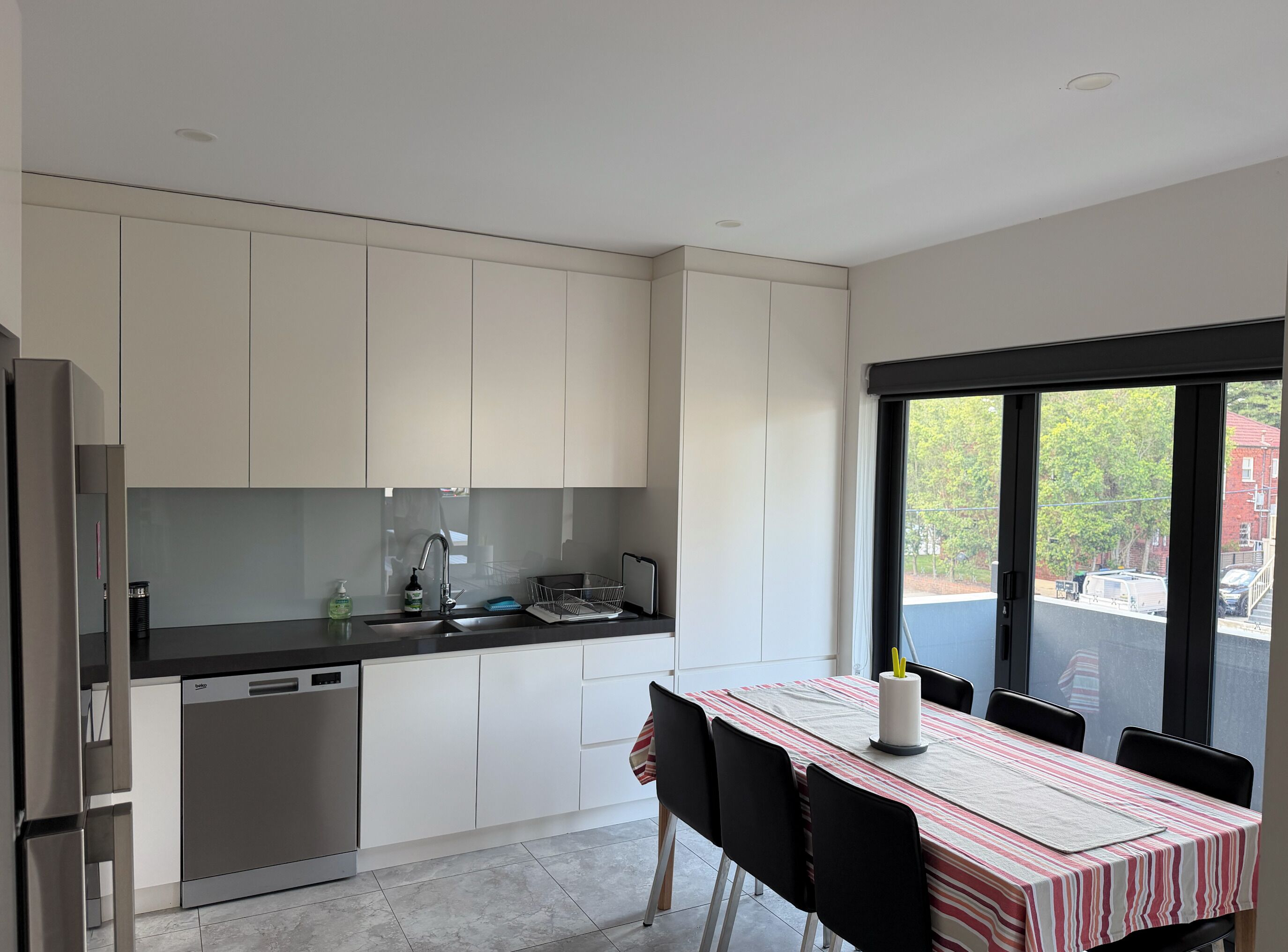 Appartement Duplex Deluxe | Cuisine privée | Réfrigérateur, micro-ondes, four, plaque de cuisson