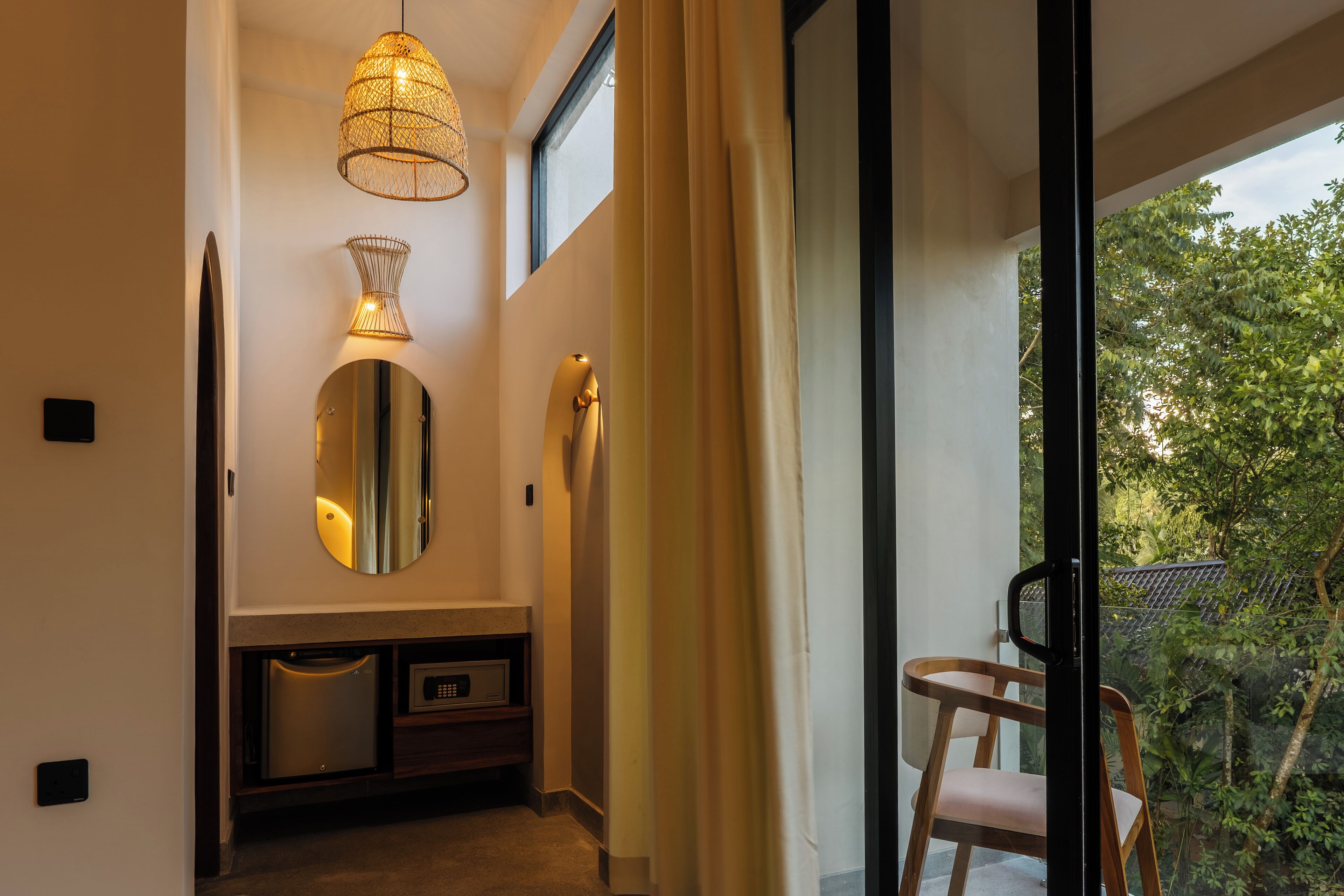 Deluxe Double Room, Garden View | Desk, laptop workspace, free WiFi