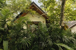 デラックス バンガロー ガーデンビュー | デスク、ノートパソコン用作業スペース、WiFi (無料)