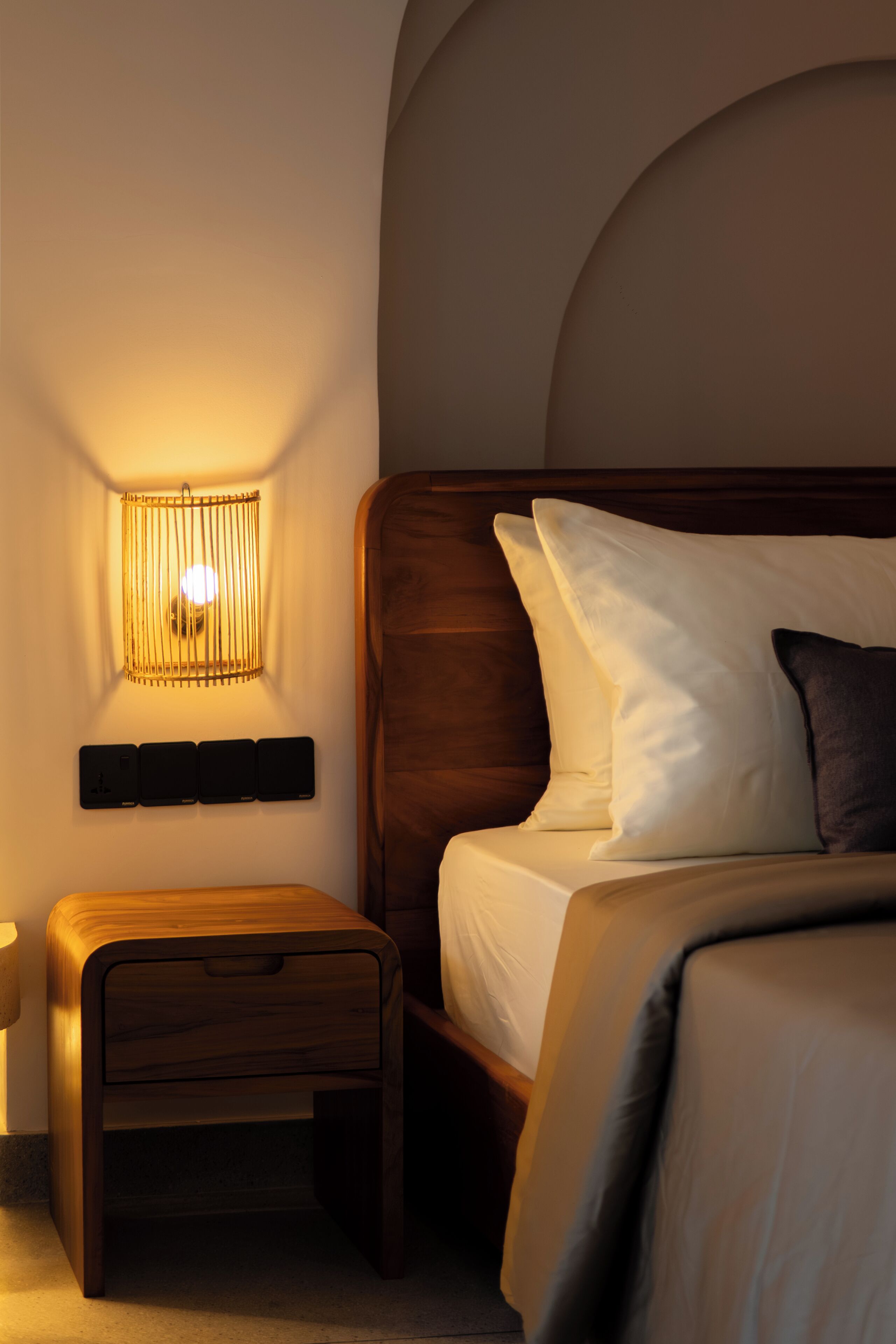 Deluxe Double Room, Garden View | Desk, laptop workspace, free WiFi