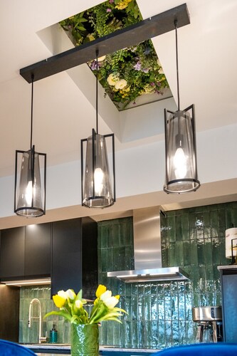 Stunning High Street Loft in Cheltenham