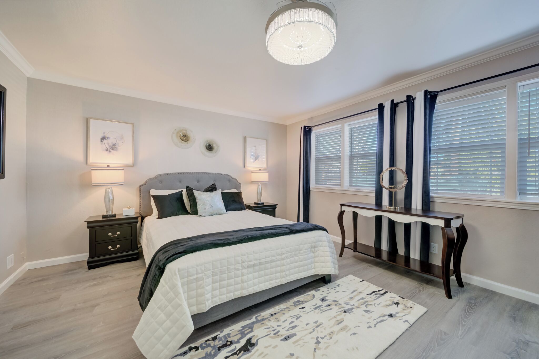 2 bedrooms, iron/ironing board, free WiFi, bed sheets