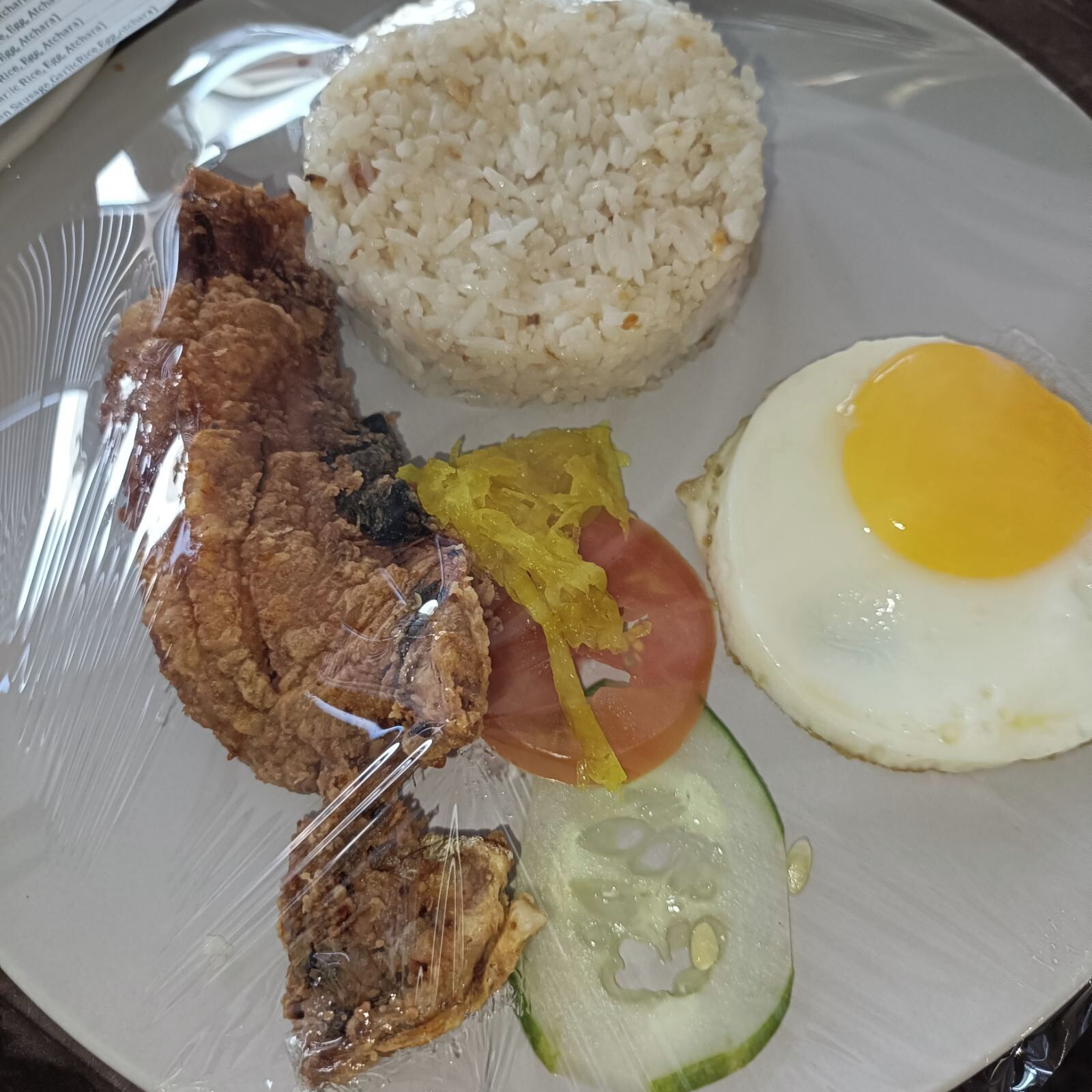 Desayuno con opciones de la cocina local diario (PHP 200 por persona)