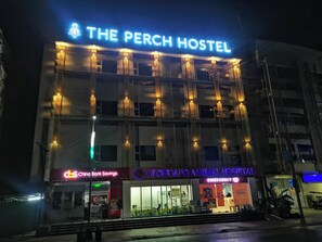 Mặt tiền nơi lưu trú