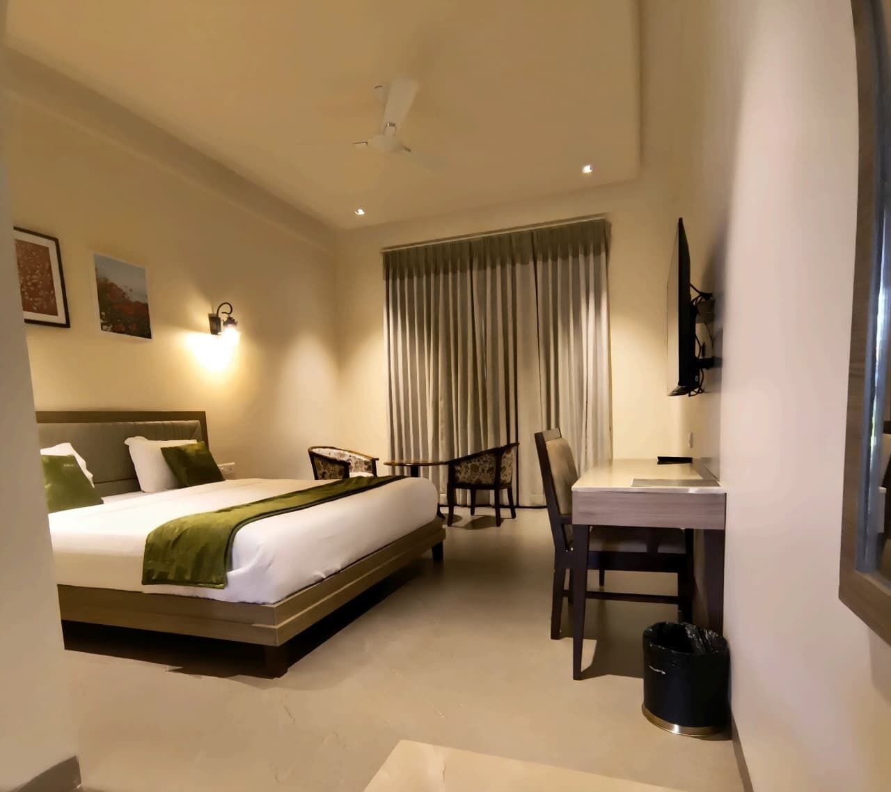 Economy Room, Balcony, Garden View | In-room safe, desk, laptop workspace, free WiFi