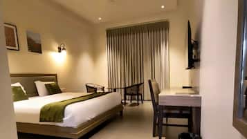 Kamar Ekonomi, balkon, pemandangan kebun | Brankas, meja kerja, ruang kerja ramah laptop, dan Wi-Fi gratis