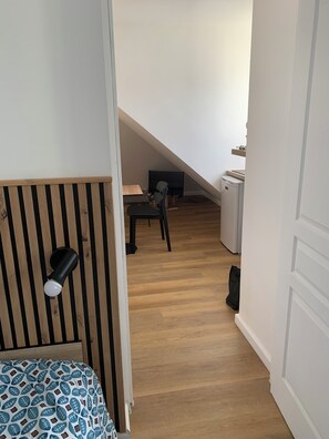 Iron/ironing board, WiFi, bed sheets - Bright T2 apartment in the heart of downtown (Saint-Denis)
