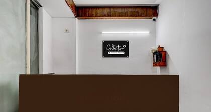 Collection O Sector 18 Noida