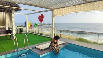 Piscine extérieure, cabanons gratuits