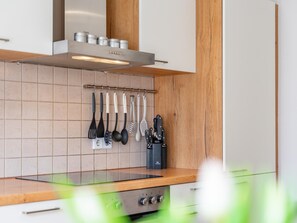 Fridge, microwave, oven, stovetop - Holiday apartment in Pinzgau with garden (Niedernsill)