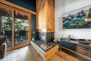 Interior - Gold Bend 5041 - Beautifully Remodeled Gold Bend Condo with HOA Amenity and Trail Access (Truckee)