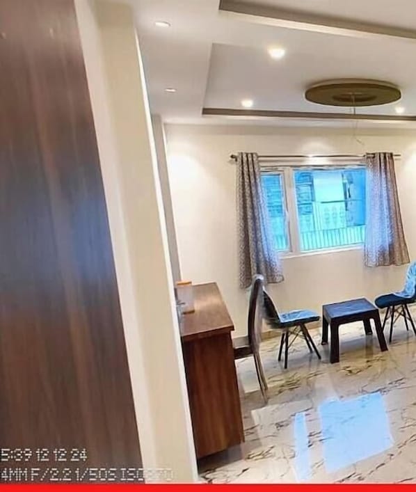 Deluxe Quadruple Room, Air conditioning | Hypo-allergenic bedding, desk, soundproofing, bed sheets - Hotel Kashika Inn Varanasi  (Varanasi)