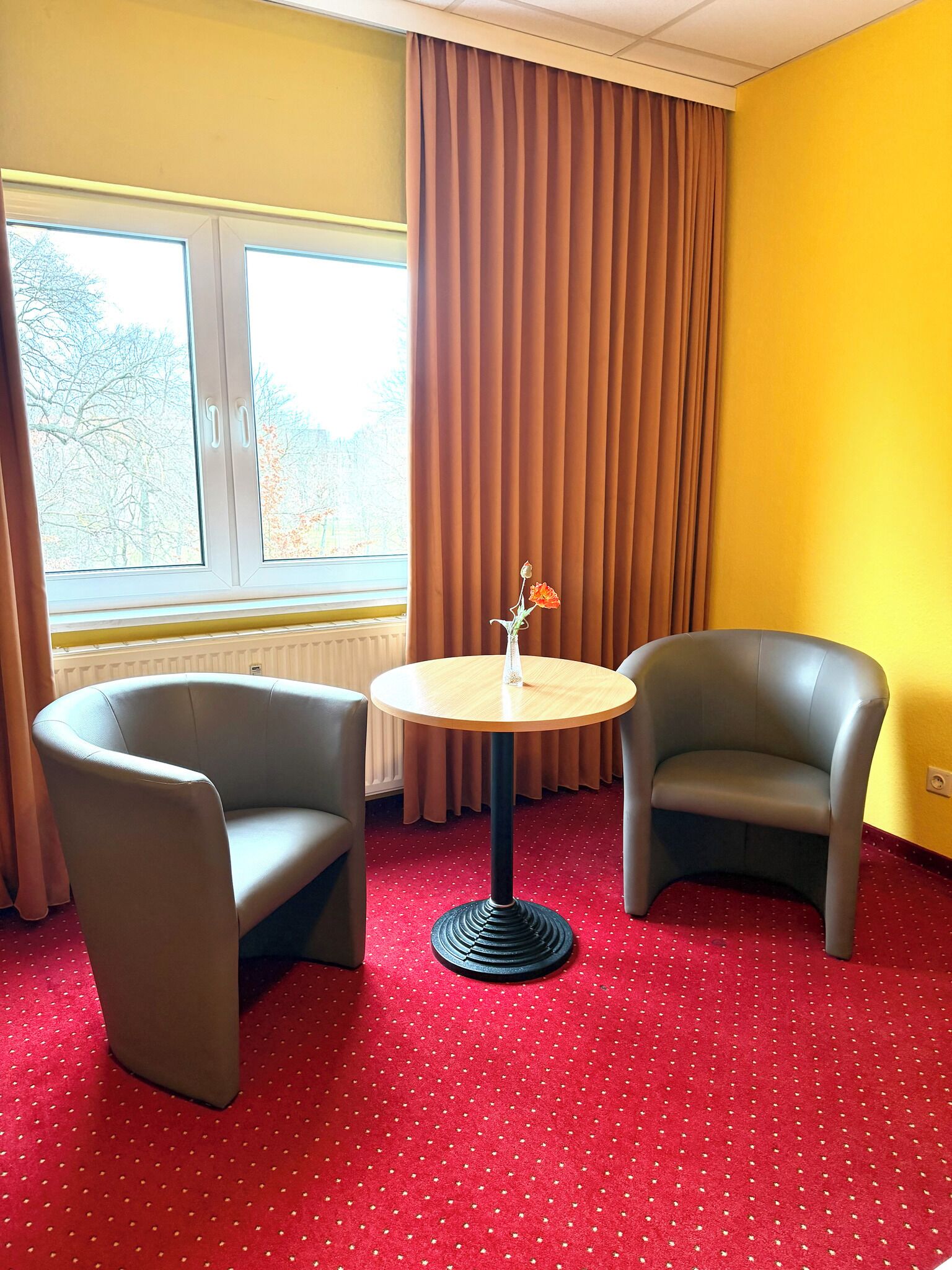 42-Zoll-Smart-TV mit Satellitenempfang