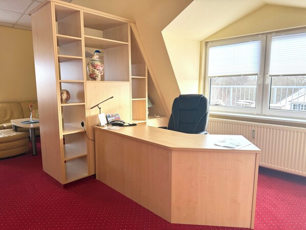 ラグジュアリー スイート 2 ベッドルーム 禁煙 ガーデンビュー | 高級寝具、羽毛の掛け布団、ミニバー、セーフティボックス (室内)