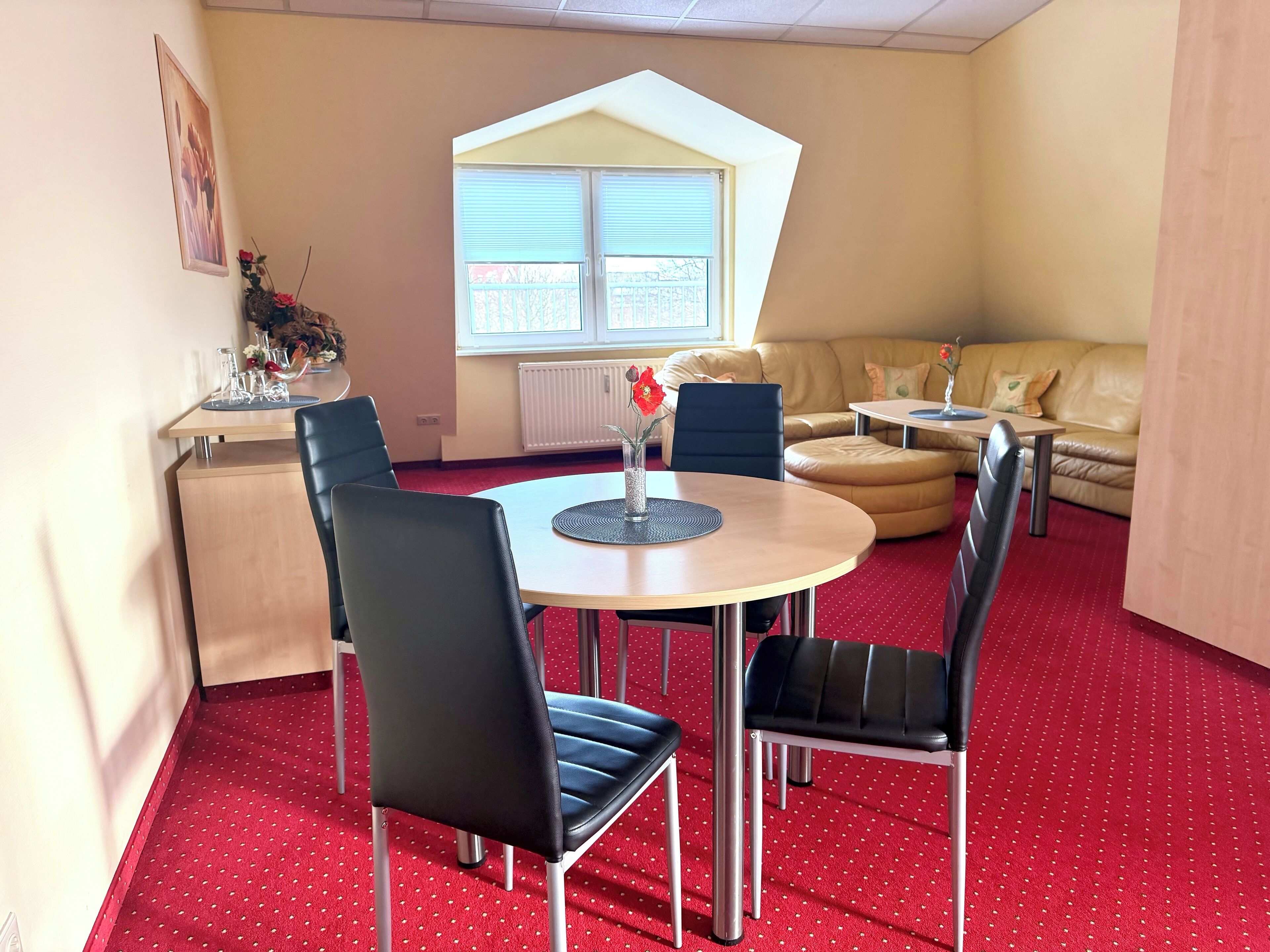 Suite de lujo, 2 habitaciones, no fumadores, vistas al jardín | Ropa de cama de alta calidad, edredones de plumas, minibar y caja fuerte