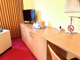 In-room safe, individually decorated, individually furnished, desk