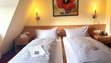 Luxury-Suite, 2 Schlafzimmer, Nichtraucher, Gartenblick | Hochwertige Bettwaren, Daunenbettdecken, Minibar, Zimmersafe