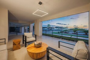 Terrace/patio - Oceanfront 10BR Lux Villa • Pool • Full Ocean View (Noord)