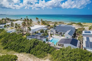 Exterior - Oceanfront 10BR Lux Villa • Pool • Full Ocean View (Noord)