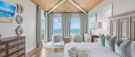 7 habitaciones, tabla de planchar con plancha y cuna de viaje