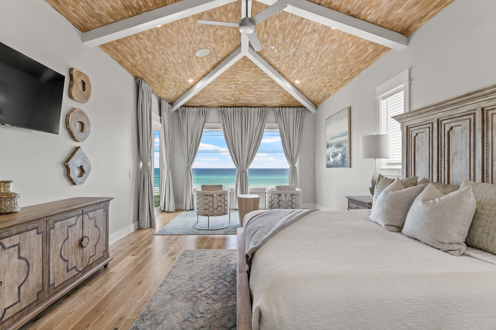 7 soverom, strykejern/-brett, reiseseng for barn og wi-fi (inkludert)