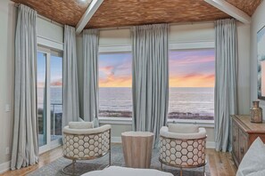 Interior - LUX Family Teddy's Heaven - Beachfront - 6 Seater LSV - Pool-Hottub (Panama City Beach)