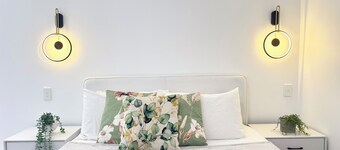 Beryl 1bd studio@Daisy Hill-minutes to M1 highway