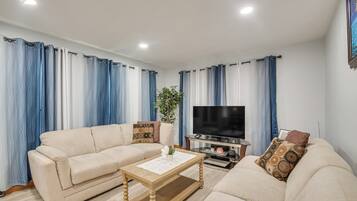 Télévision, baby-foot