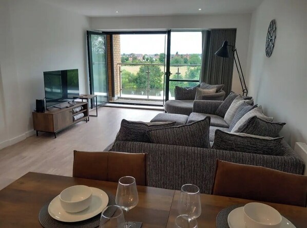 Living area - Beautiful modern Riverside Apartment. 2 bedroom, 2 bathroom. Parking included. (Nottingham)