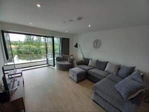 Living area - Beautiful modern Riverside Apartment. 2 bedroom, 2 bathroom. Parking included. (Nottingham)