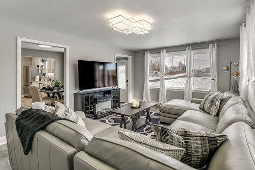 Newly Remodeled! Upscale Home in Buffalo Suburbs