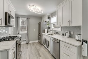 Refrigerador, microondas, parrilla de estufa y lavavajillas 