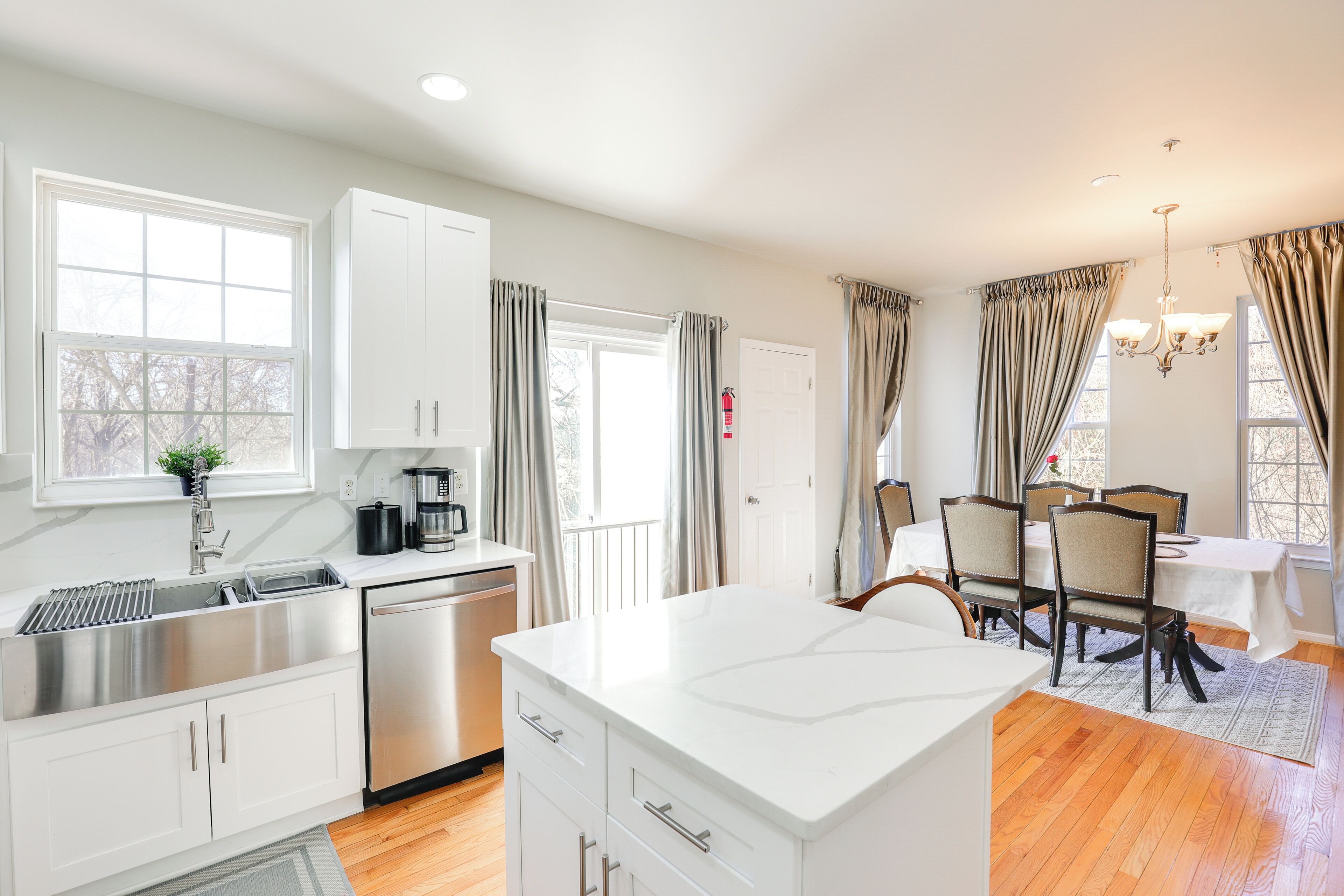 冰箱、微波炉、炉灶、洗碗机