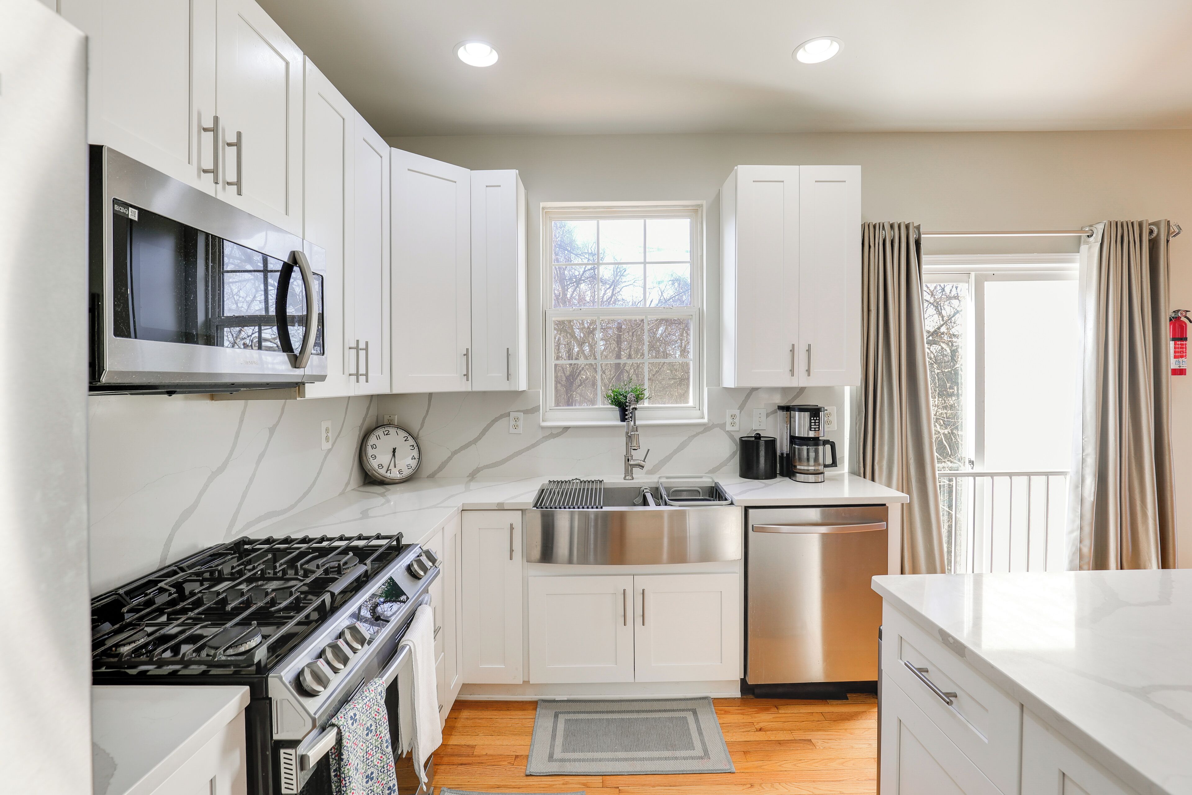 冰箱、微波炉、炉灶、洗碗机