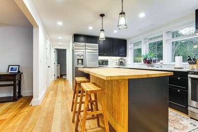 3 Mi to Sister Bay Beach: Family Home w/ Yard